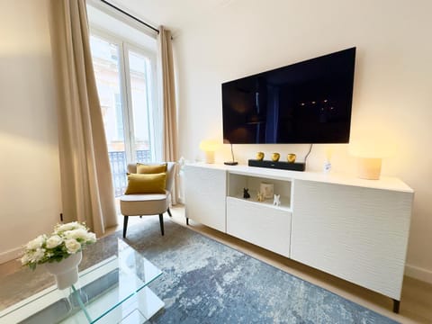 Luxueux 3 pièces 80m2 - Espace bureau -1mn Beach Croisette Appartamento in Cannes