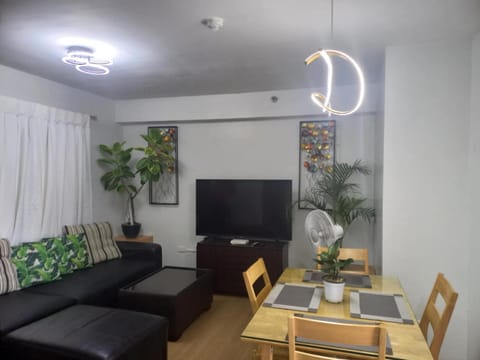 Pine Suites Tagaytay Luxury Spacious 2 Bedroom Condo With Balcony Amenities View Apartment in Tagaytay