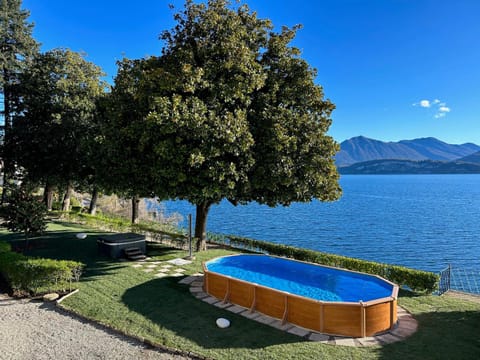 Hot Tub, Swimming pool