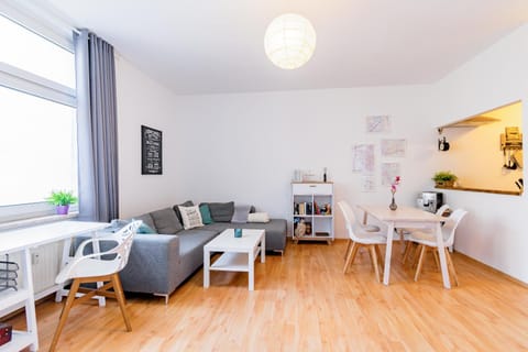Helle Wohnung in TOP-Lage, Hasselbachplatz - Altstadt, W-LAN, 4 Schlafplätze Apartment in Magdeburg