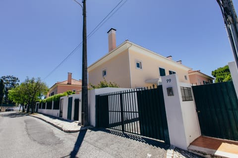 Mountain Beach House House in Lisbon District