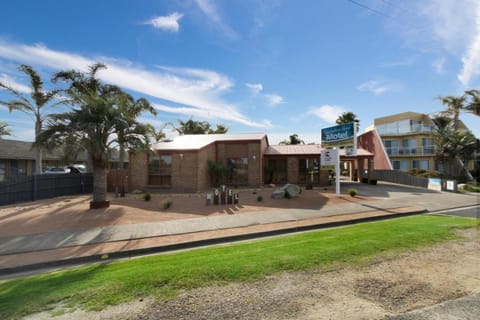 Cunningham Shore Motel Motel in Lakes Entrance