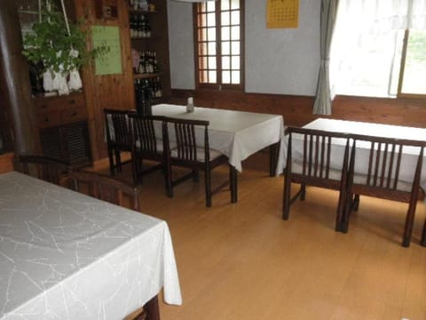 Pension Roku Alojamiento y desayuno in Hakuba