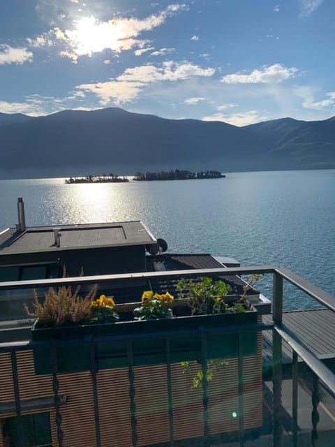 Balcony/Terrace, Lake view
