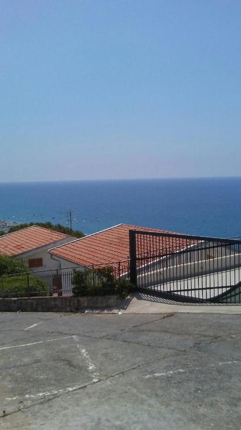 Appartamento panoramico con vista mare e montagna Apartment in Scalea