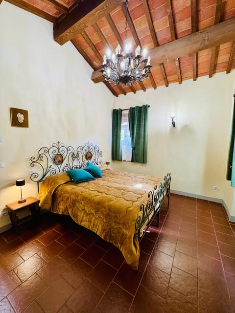 Bed, Photo of the whole room, Bedroom, towels, air conditioner