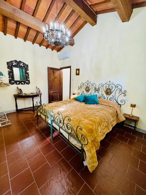 Bed, Photo of the whole room, Bedroom, air conditioner