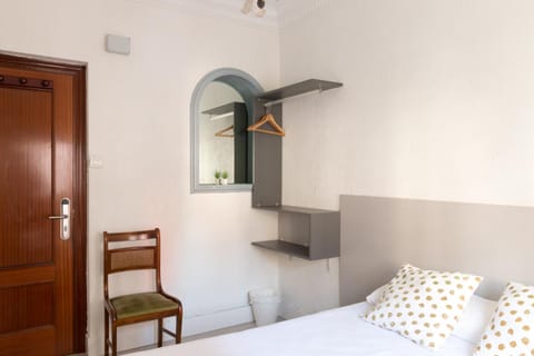 Pensión Arias Bed and Breakfast in Bilbao