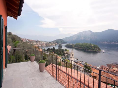 Balcony/Terrace, Lake view, Mountain view