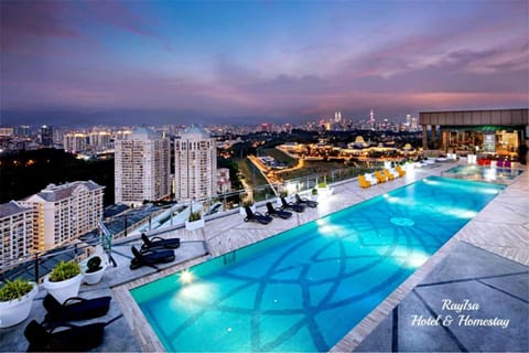 SKY POOL Luxury Suite 2-4Pax at KL City Condominio in Petaling Jaya