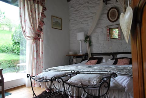 Maison Aretxola Bed and Breakfast in Sare