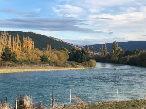 Mata-au Lodge House in Otago