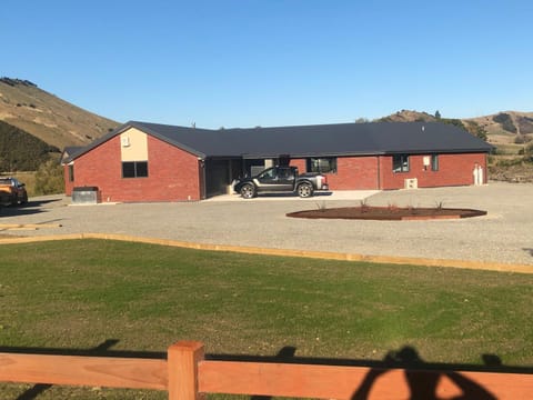 Mata-au Lodge House in Otago