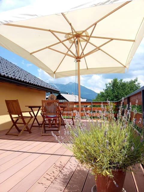 Property building, Balcony/Terrace, Mountain view
