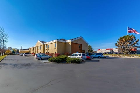 Quality Inn & Suites Southport Hotel in Perry Township