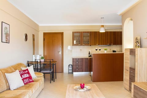 Charming Apartment near Athens Center and the Sea Condo in Kallithea