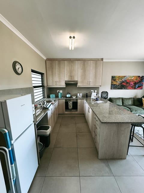 Kitchen or kitchenette, Dining area, oven, stove, toaster