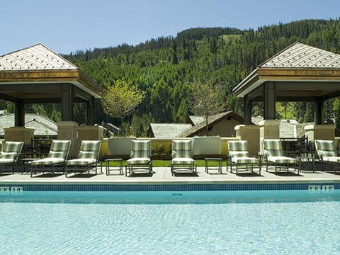 The Vail Collection at the Ritz Carlton Residences Vail Estância in Vail