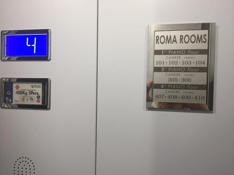 ROMA ROOMS Bed and Breakfast in Marche