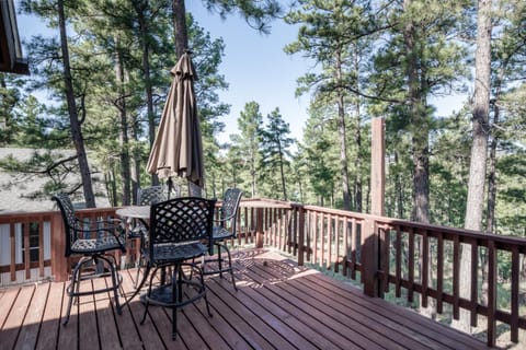 Sierra's Grace, 3 Bedrooms, Sleeps 8, Shuffleboard, View, Hot Tub Casa in Ruidoso