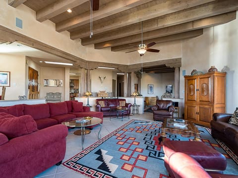 Dorthia Garden Retreat & Views, 5 Bedroom, Sleeps 10, Deck, Yard, Fireplace House in Santa Fe
