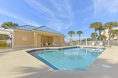 Bella Mar 202, 4 Bedrooms, Sleeps 8, Pool, Ocean Front, WiFi Condo in Crescent Beach