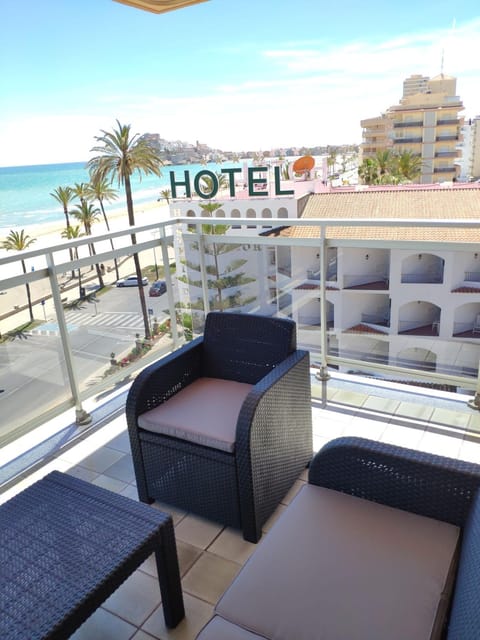 Balcony/Terrace, City view, Street view