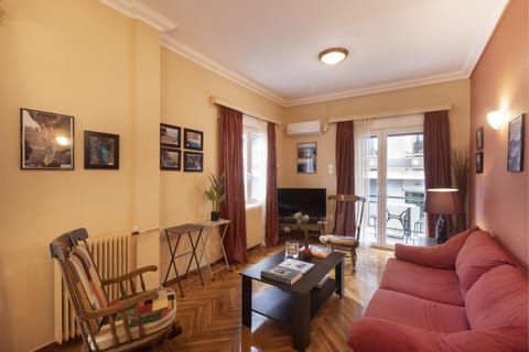 Prime Location 2 BR APT next to the Acropolis Eigentumswohnung in Athens
