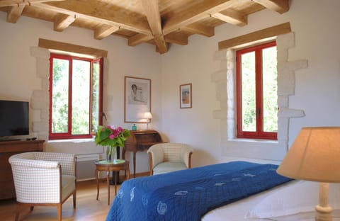 Le Manoir du Rocher Bed and Breakfast in Occitanie