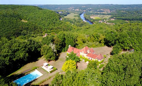 Nearby landmark, Natural landscape, Bird's eye view, Pool view, River view, Swimming pool