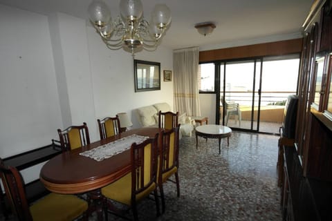 PV20B, Amplio apartamento centrico, 50 mt de la playa y vistas al mar Condo in Villajoyosa