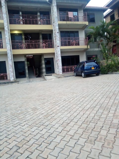 Good neighborhood and people around Condo in Kampala