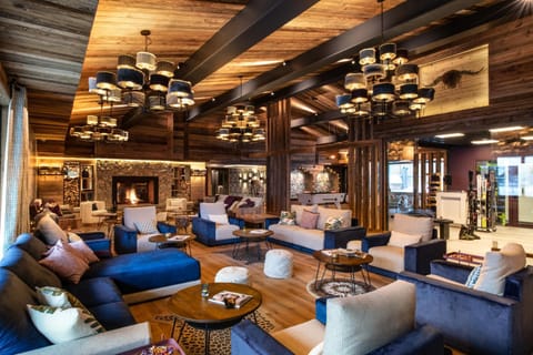 Children play ground, On-site shops, Lounge or bar