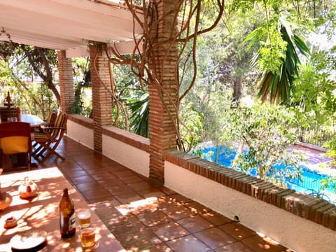 Villa Pinares-Malaga: pool, garden, garaje, wifi, Maison in Malaga