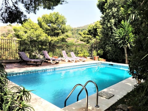 Villa Pinares-Malaga: pool, garden, garaje, wifi, Haus in Malaga