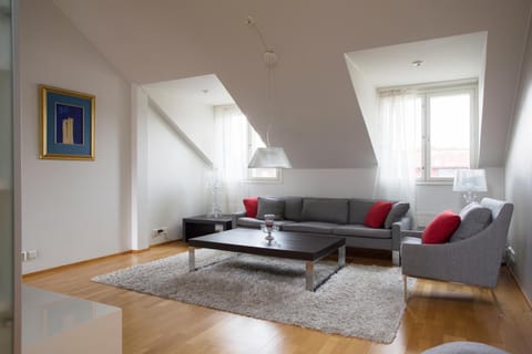 2ndhomes 2BR City Center Penthouse with Balcony and Sauna Condominio in Helsinki