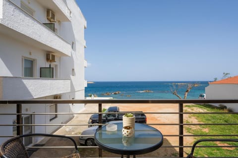 Elita beachfront Apartment in Chania