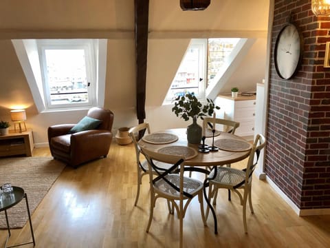 Lucarne Enchantée Condo in Honfleur