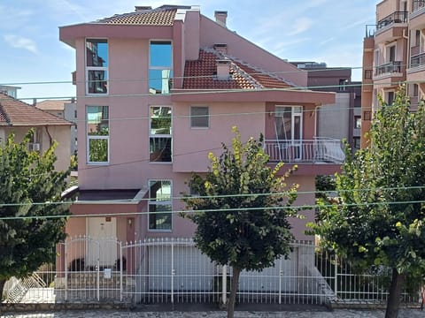 Guest Rooms DEVA Bed and Breakfast in Burgas