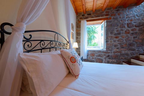 Nereids Guesthouse Bed and Breakfast in Islands