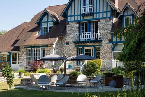 Property building, Garden