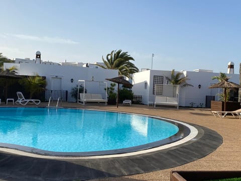 Pool view, Swimming pool, sunbed