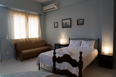 Blue Home Studio Condo in Heraklion