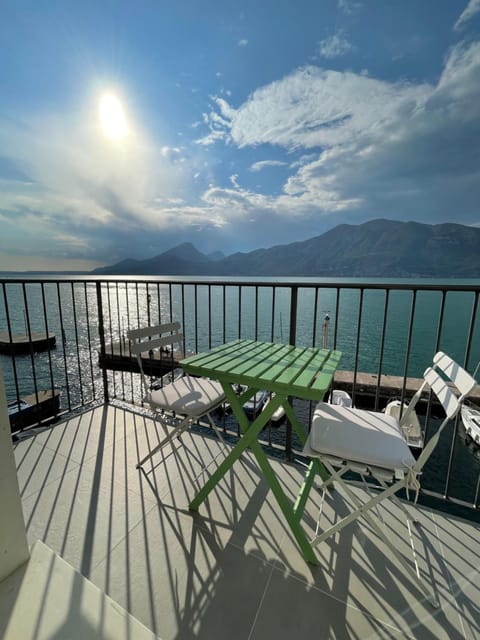 Balcony/Terrace, Lake view