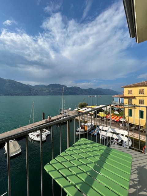 Balcony/Terrace, Lake view