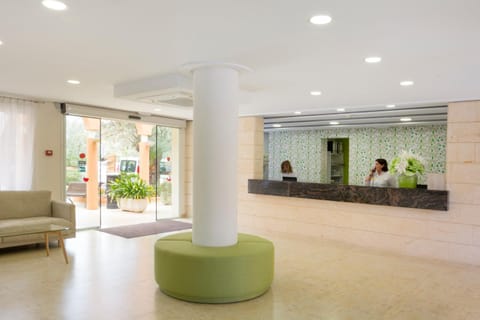 Staff, Lobby or reception