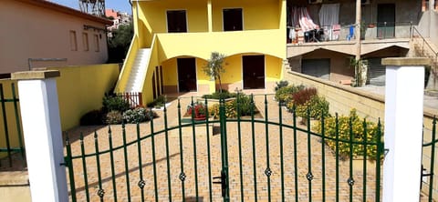 Casa Vacanze Nonna Defenza Apartment in Teulada