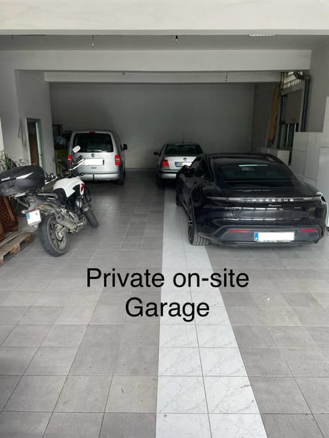 Aparthotel Demi - Free Garage Parking Übernachtung mit Frühstück in Sarajevo