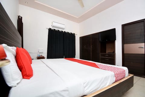 OYO Flagship 31031 DS Royal Guest House Hôtel in Ludhiana