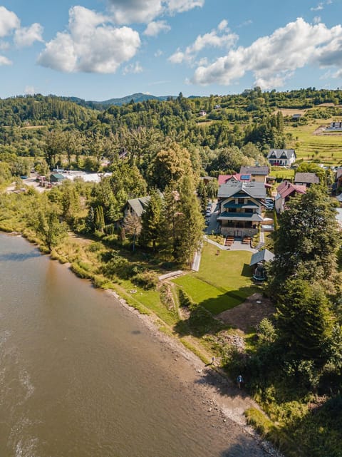 Property building, Day, Neighbourhood, Natural landscape, Bird's eye view, Mountain view, River view